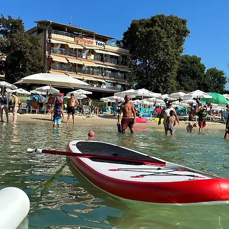 Family Teos Ξενοδοχείο 2*